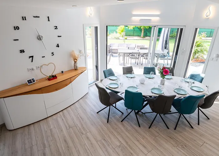 Nolemma Partagee - Honfleur By Lesgitesnolemma * Équemauville