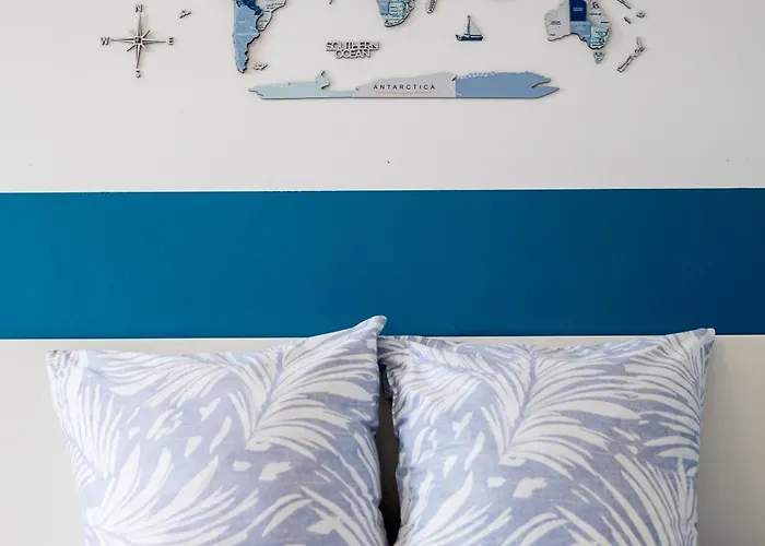 Nolemma Partagee - Honfleur By Lesgitesnolemma