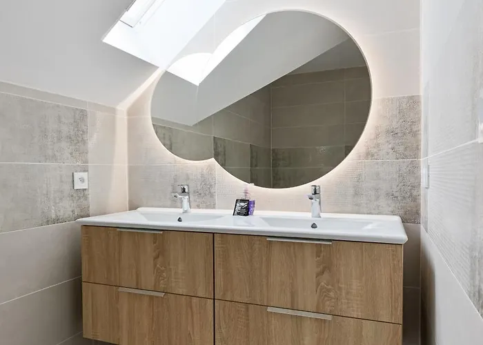 Nolemma Partagee - Honfleur By Lesgitesnolemma * Équemauville